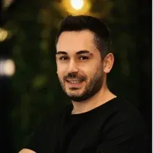 Dt. Enes Erdoğan — Diş Hekimi, Elazığ. Portre fotoğrafı.