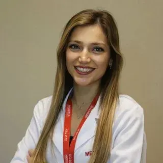 Op. Dr. Firdevs Öztürk — Kadın Hastalıkları Ve Doğum, Antalya. Portre fotoğrafı.