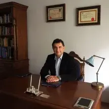 Dr. Öğr. Üyesi Aziz Mehmet Gökbakan — Psikiyatri, İstanbul. Portre fotoğrafı.