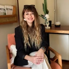 Kl. Psk. Selin Kahvecioğlu — Psikoloji, İstanbul. Portre fotoğrafı.