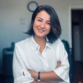 Selin Kanalp — Aile Danışmanlığı. Portre fotoğrafı.