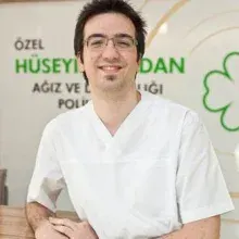 Dt. Uğur Ozan Yoldan — Diş Hekimi, Muratpaşa, Antalya. Portre fotoğrafı.