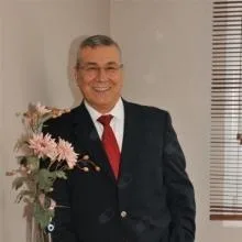 Prof. Dr. Turan Çetin — Kadın Hastalıkları Ve Doğum, Adana. Portre fotoğrafı.