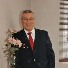 Prof. Dr. Turan Çetin — Kadın Hastalıkları Ve Doğum, Adana. Portre fotoğrafı.