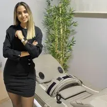 Dyt. İrem Özel — Diyetisyen, Aydın. Portre fotoğrafı.