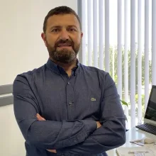 Op. Dr. Mesut Yeşil — Üroloji, Bursa. Portre fotoğrafı.