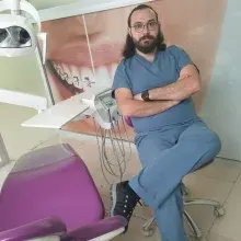Dt. Ceyhun Baloğlu — Diş Hekimi, Ankara. Portre fotoğrafı.