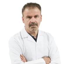 Uzm. Dr. İbrahim Özdeş — Endokrinoloji Ve Metabolizma Hastalıkları, Denizli. Portre fotoğrafı.