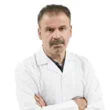 Uzm. Dr. İbrahim Özdeş — Endokrinoloji Ve Metabolizma Hastalıkları, Denizli. Portre fotoğrafı.