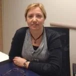 Prof. Dr. Ebru Altındağ — Nöroloji, İstanbul. Portre fotoğrafı.