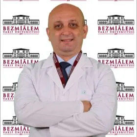 Dr. Abdulaziz Kök — Göğüs Cerrahisi, Fatih, İstanbul. Portre fotoğrafı.
