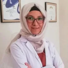 Dyt. Demet Ural Nikbay — Diyetisyen. Portre fotoğrafı.