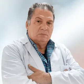 Uzm. Dr. Faik Sungurlu — Radyoloji, Sultanbeyli, İstanbul. Portre fotoğrafı.