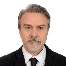 Prof. Dr. Serdar Han — Göğüs Cerrahisi, Ankara. Portre fotoğrafı.