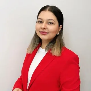Kl. Psk. Sinem Keskin Umar — Psikoloji, İstanbul. Portre fotoğrafı.