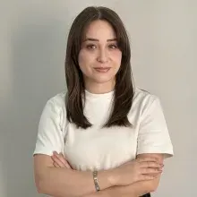 Uzm. Psk. Özgül Mermer — Psikoloji, Kayseri. Portre fotoğrafı.