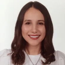 Dyt. Simge Ecem Kaykan — Diyetisyen. Portre fotoğrafı.