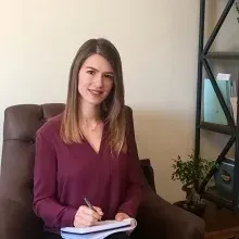 Uzm. Dr. Sevgi Gül Ertürk — Psikiyatri, İzmir. Portre fotoğrafı.