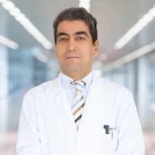 Op. Dr. M.Levent Pektaş — Plastik Rekonstrüktif Ve Estetik Cerrahi, İstanbul. Portre fotoğrafı.