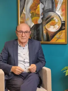 Prof. Dr. Burhan Dadaş profilinde yer alan galeri fotoğrafı.