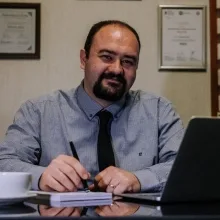 Doç. Dr. Özer Ural Çakıcı — Üroloji, Ankara. Portre fotoğrafı.