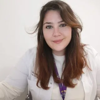 Op. Dr. Merve Dilara Öney — Çocuk Cerrahisi, Sakarya. Portre fotoğrafı.