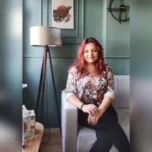 Psk. İrem Erkaşda Hızarcı — Psikoloji, Isparta. Portre fotoğrafı.
