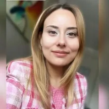 Kl. Psk. Petek Özer Karadağ — Psikoloji, İstanbul. Portre fotoğrafı.