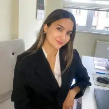 Uzm. Dyt. Dilara Üstün — Diyetisyen, Samsun. Portre fotoğrafı.