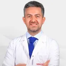 Dr. Öğr. Üyesi Serhat Buldur — Genel Cerrahi, Karşıyaka, İzmir. Portre fotoğrafı.