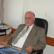 Prof. Dr. Fikret Kölemen — Dermatoloji, Ankara. Portre fotoğrafı.