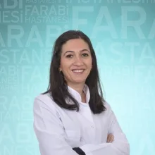 Uzm. Dr. Ülker Yiğit Aksoy — Çocuk Sağlığı Ve Hastalıkları, Konya. Portre fotoğrafı.