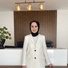 Kl. Psk. Elif Nur Tanfener — Psikoloji, İzmir. Portre fotoğrafı.