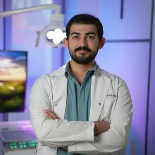 Dt. Faruk Kemal Kılınç — Diş Hekimi, İstanbul. Portre fotoğrafı.