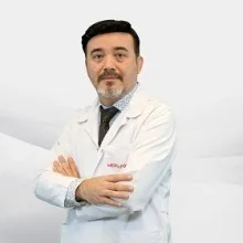 Uzm. Dr. Ümit Çınkır — Endokrinoloji Ve Metabolizma Hastalıkları, Şehitkamil, Gaziantep. Portre fotoğrafı.