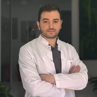 Dt. Muhammed Furkan Söylemez — Diş Hekimi, İstanbul. Portre fotoğrafı.