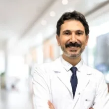 Dr. Öğr. Üyesi Mehmet Çağlar Özgür — Beyin Ve Sinir Cerrahisi, Kağıthane, İstanbul. Portre fotoğrafı.