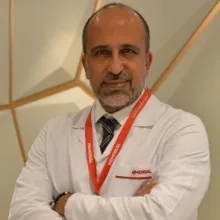 Doç. Dr. Aşkın Ali Korkmaz — Kalp Ve Damar Cerrahisi, Bahçelievler, İstanbul. Portre fotoğrafı.