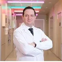 Op. Dr. Emre Ünal — Beyin Ve Sinir Cerrahisi, Ümraniye, İstanbul. Portre fotoğrafı.