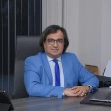 Prof. Dr. Yavuz Yeniçerioğlu — Aydın. Portre fotoğrafı.