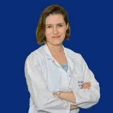 Uzm. Dr. Gülçin Ayar — Dermatoloji, Bursa. Portre fotoğrafı.