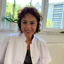 Op. Dr. E.Meltem Şafak — Kadın Hastalıkları Ve Doğum, İstanbul. Portre fotoğrafı.