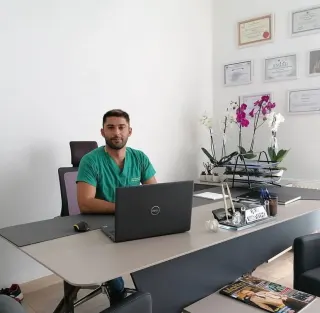 Op. Dr. Talha Ayvaz profilinde yer alan galeri fotoğrafı.