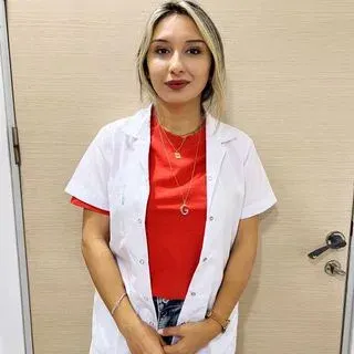 Op. Dr. Gulchin Babayeva — Kadın Hastalıkları Ve Doğum, İstanbul. Portre fotoğrafı.