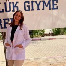 Dyt. Rumeysa Ayık — Diyetisyen, Manisa. Portre fotoğrafı.