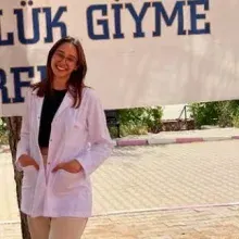 Dyt. Rumeysa Ayık — Diyetisyen, Manisa. Portre fotoğrafı.