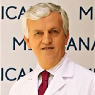Prof. Dr. Necmettin Kutlu — Plastik Rekonstrüktif Ve Estetik Cerrahi, Beylikdüzü, İstanbul. Portre fotoğrafı.