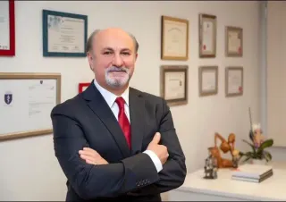 Prof. Dr. Muhitdin Eski profilinde yer alan galeri fotoğrafı.