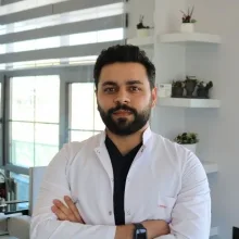 Fzt. Hamza Akyokuş — Fizyoterapi Ve Rehabilitasyon. Portre fotoğrafı.