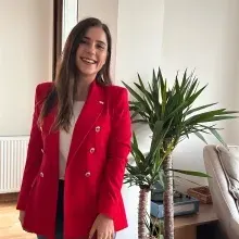 Kl. Psk. Bahar Öztemel Erdem — Psikoloji, İstanbul. Portre fotoğrafı.